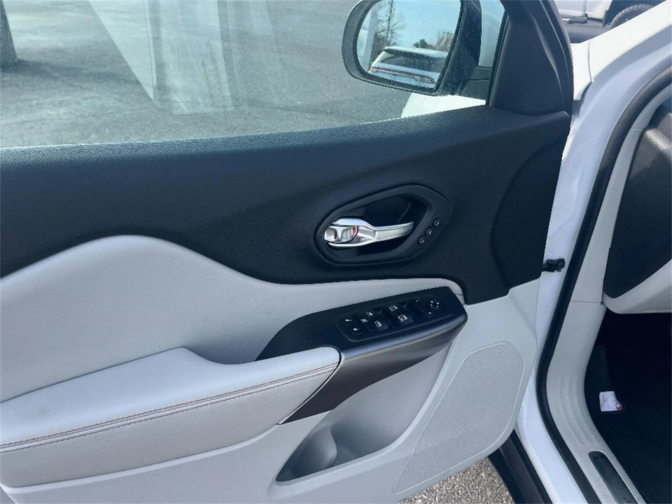 2020 Jeep KL Cherokee - Image 28 of 31