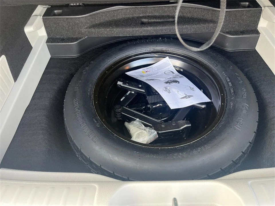 2020 Jeep KL Cherokee - Image 14 of 31