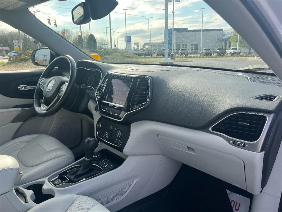 2020 Jeep KL Cherokee - Image 16 of 31