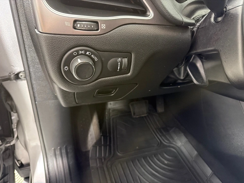 2020 Jeep KL Cherokee - Image 13 of 27
