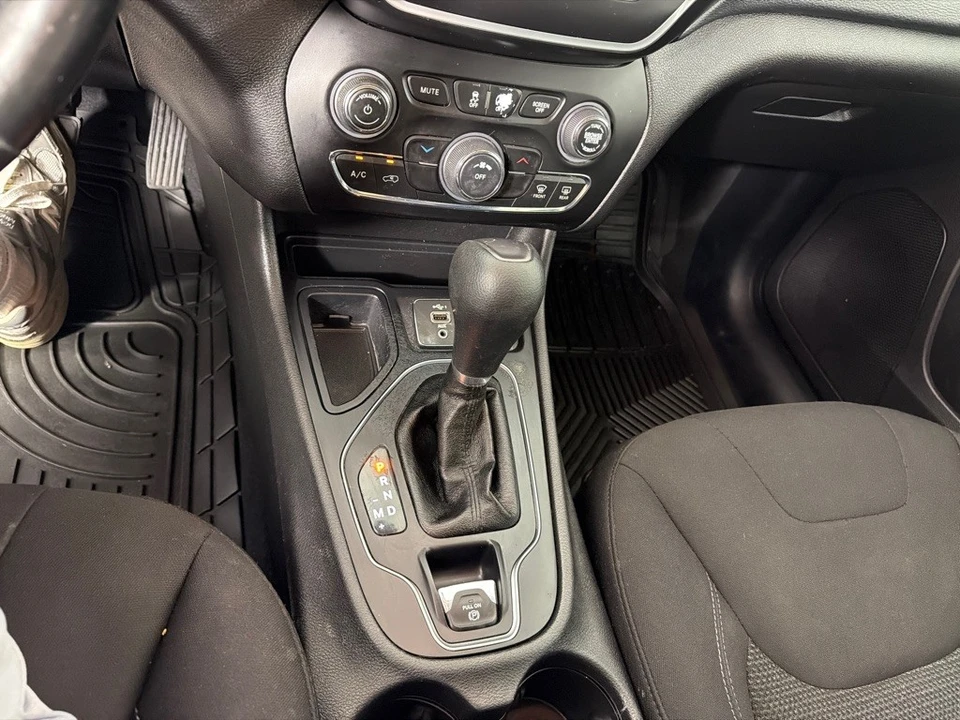 2020 Jeep KL Cherokee - Image 17 of 27