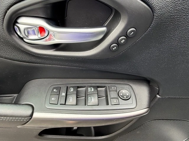 2020 Jeep KL Cherokee - Image 12 of 31