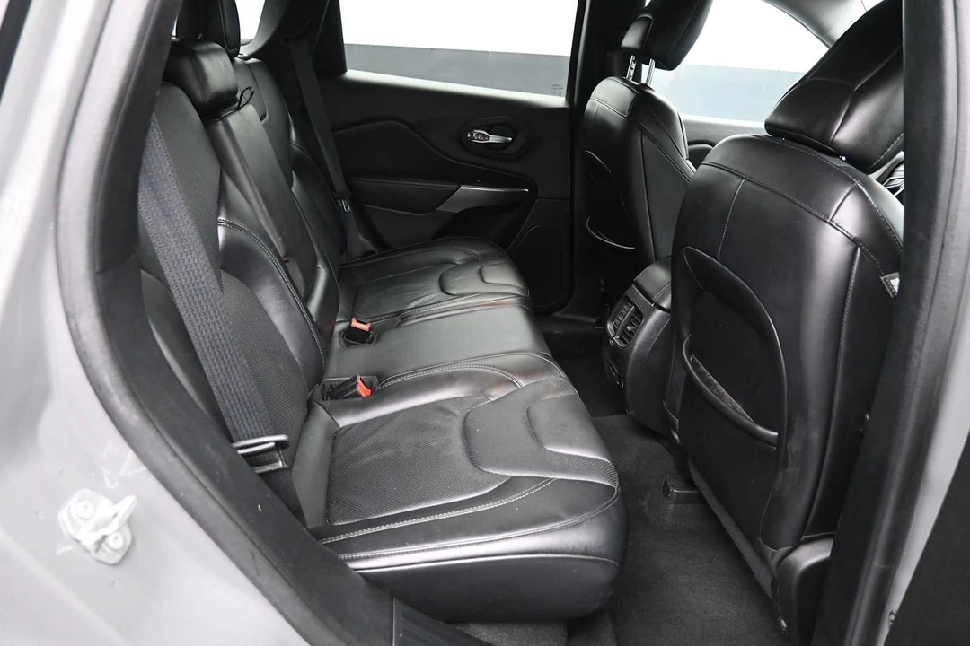 2020 Jeep KL Cherokee - Image 24 of 31