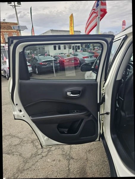 2020 Jeep Compass - Image 9 of 12