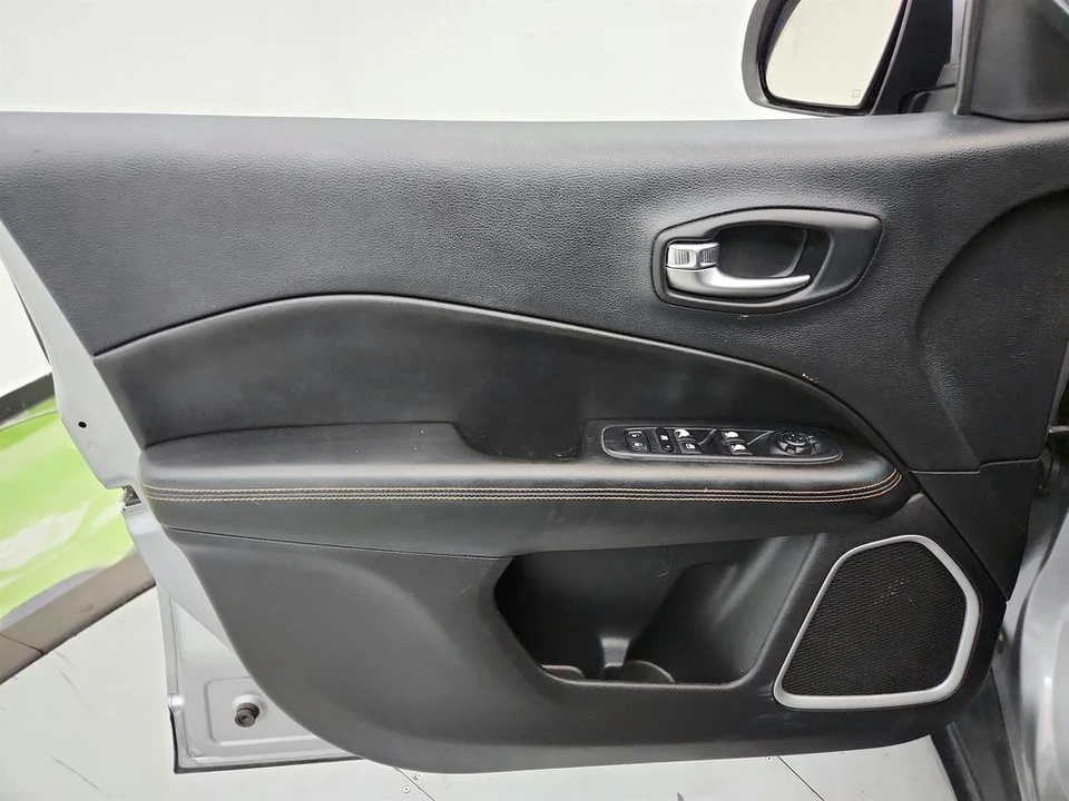 2020 Jeep Compass - Image 20 of 21
