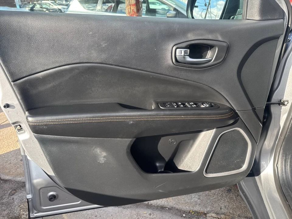 2020 Jeep Compass - Image 10 of 21
