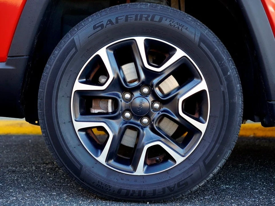2020 Jeep Compass - Image 10 of 12