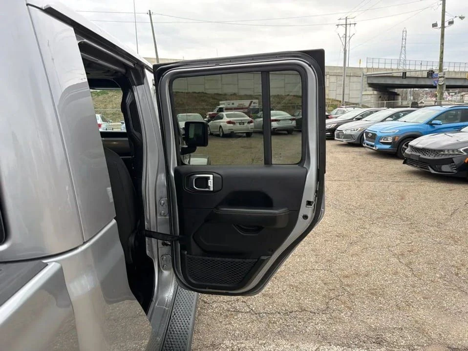 2020 Jeep JT Gladiator - Image 13 of 18