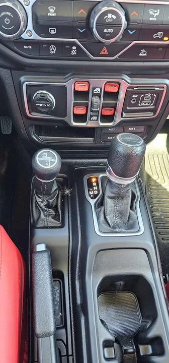 2020 Jeep JT Gladiator - Image 14 of 18