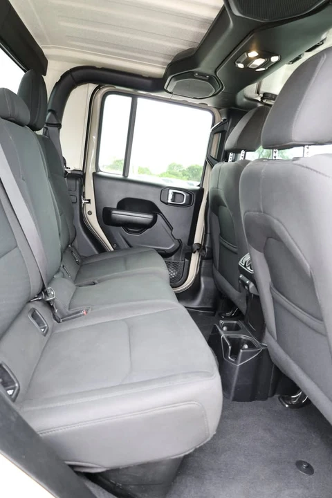 2020 Jeep JT Gladiator - Image 15 of 20