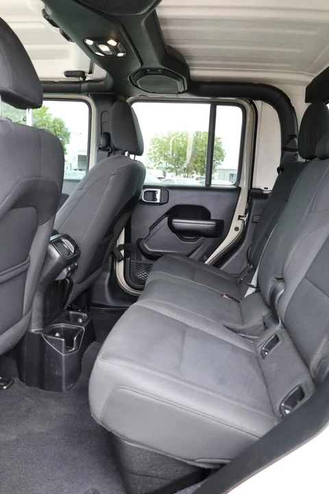 2020 Jeep JT Gladiator - Image 16 of 20