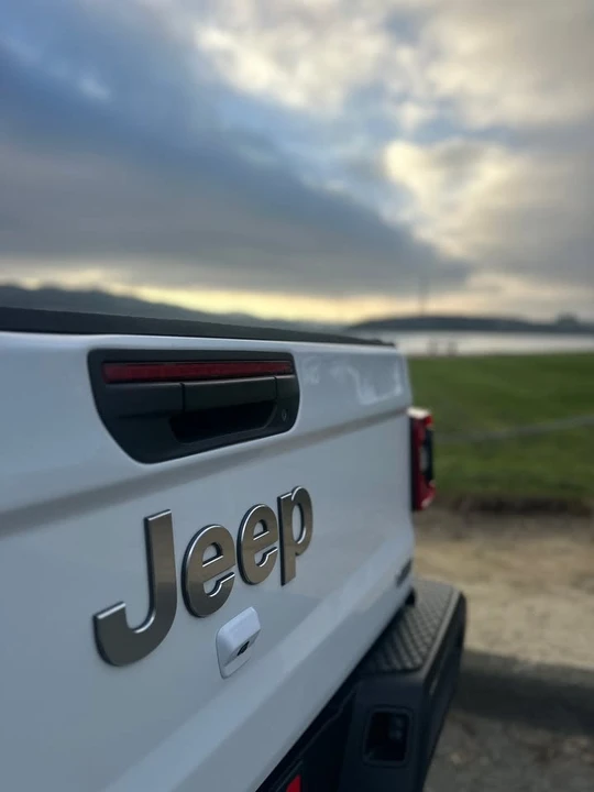 2020 Jeep JT Gladiator - Image 9 of 10