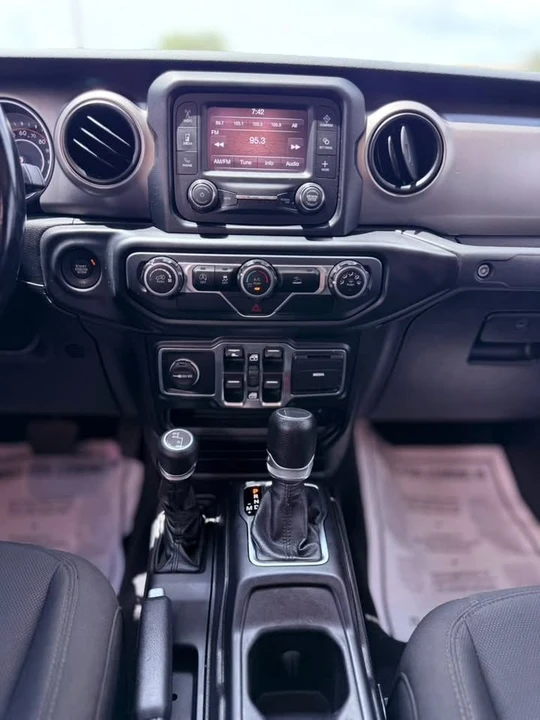 2020 Jeep JT Gladiator - Image 11 of 17