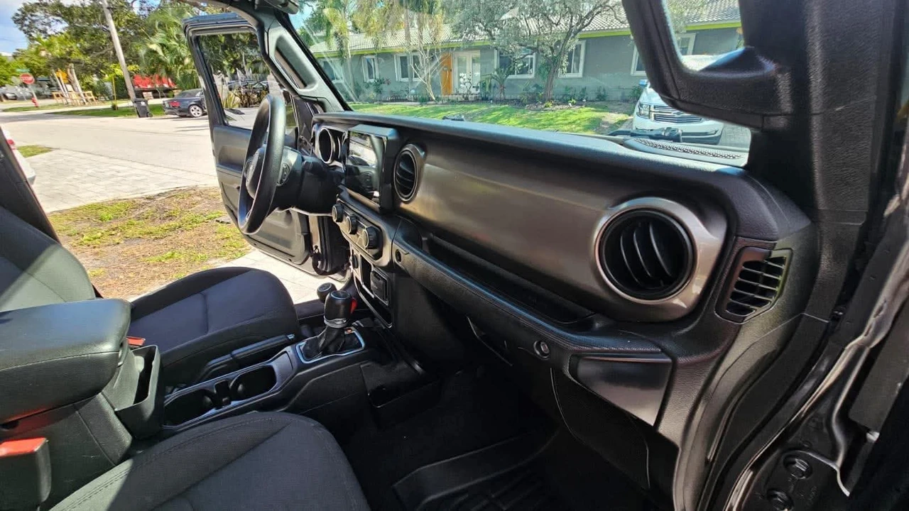 2020 Jeep JT Gladiator - Image 9 of 28