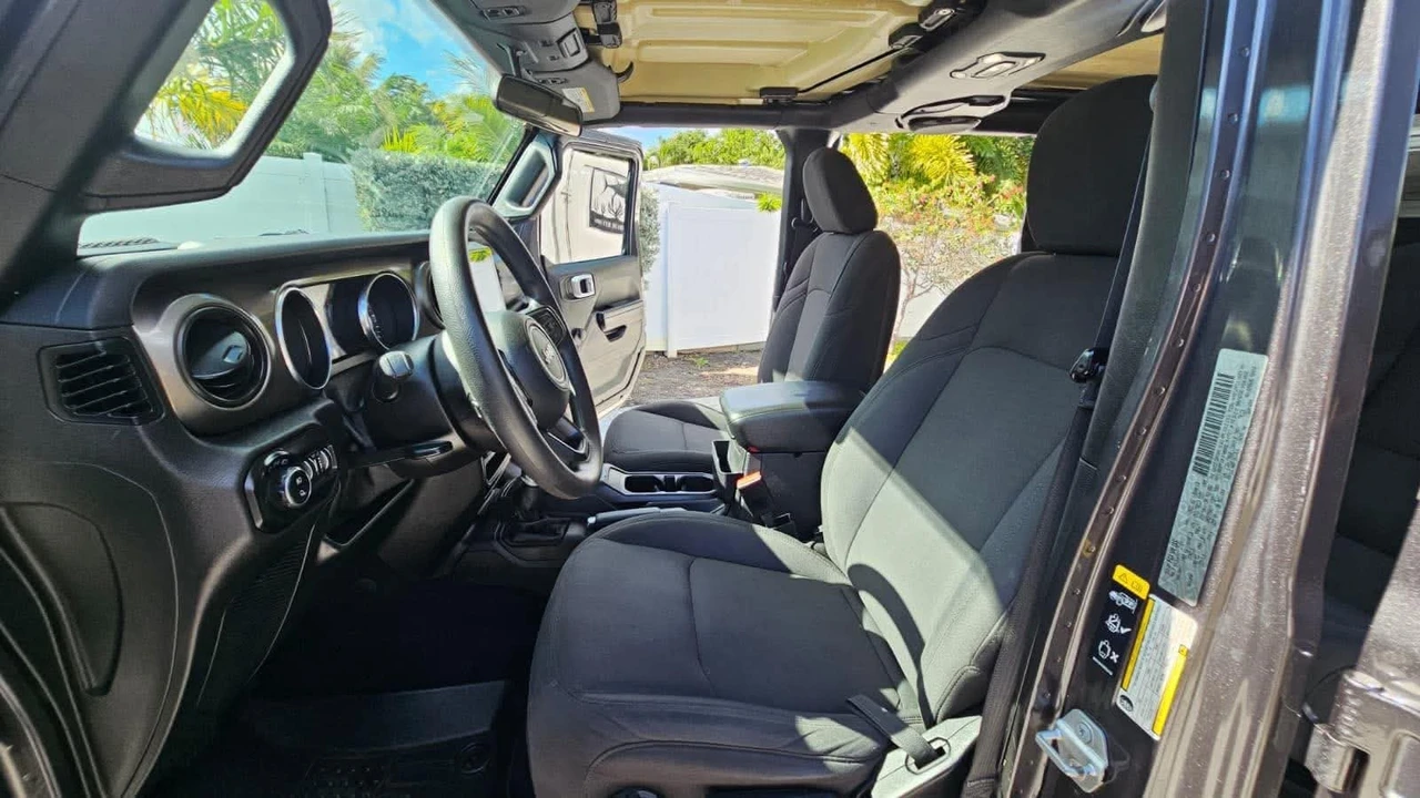 2020 Jeep JT Gladiator - Image 2 of 28