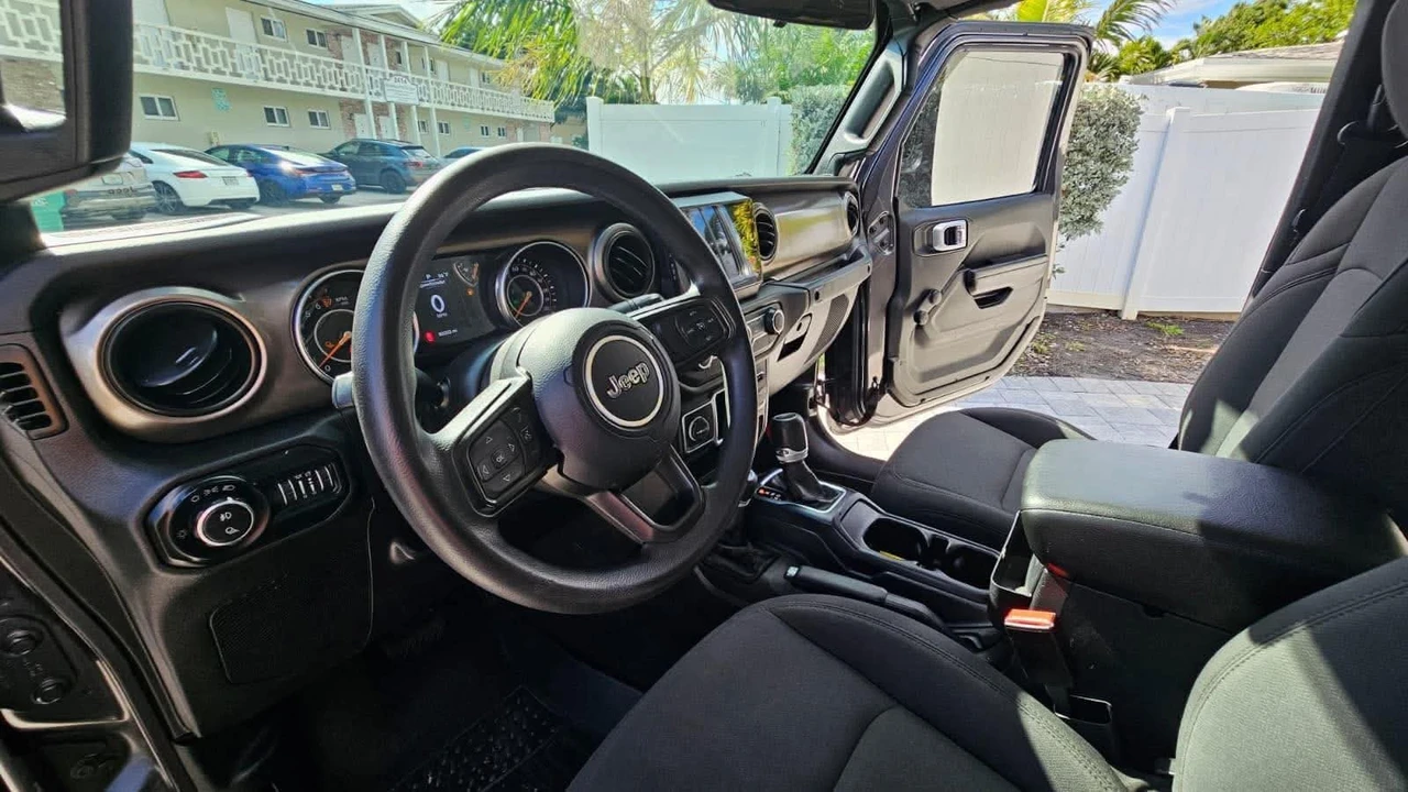 2020 Jeep JT Gladiator - Image 22 of 28