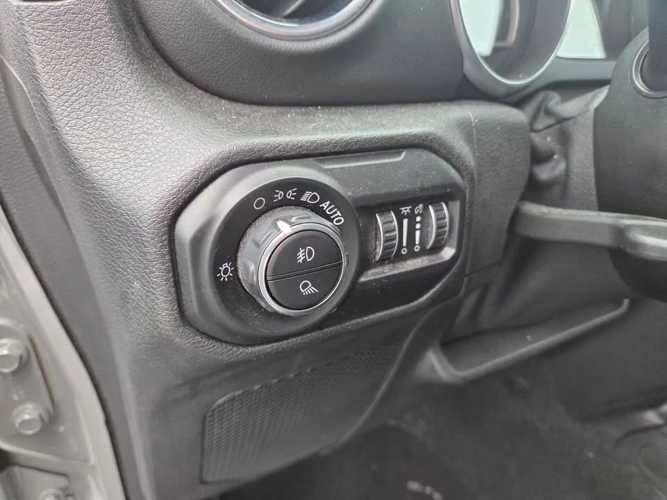 2020 Jeep JT Gladiator - Image 11 of 20