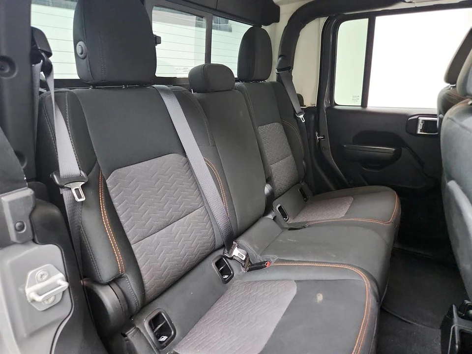 2020 Jeep JT Gladiator - Image 24 of 31