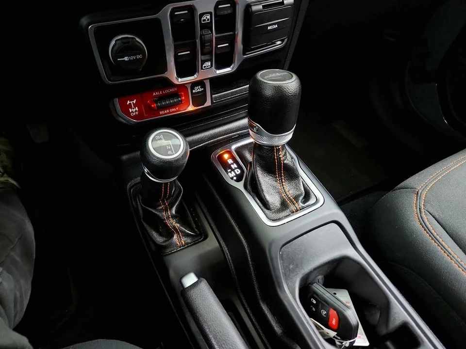 2020 Jeep JT Gladiator - Image 17 of 31