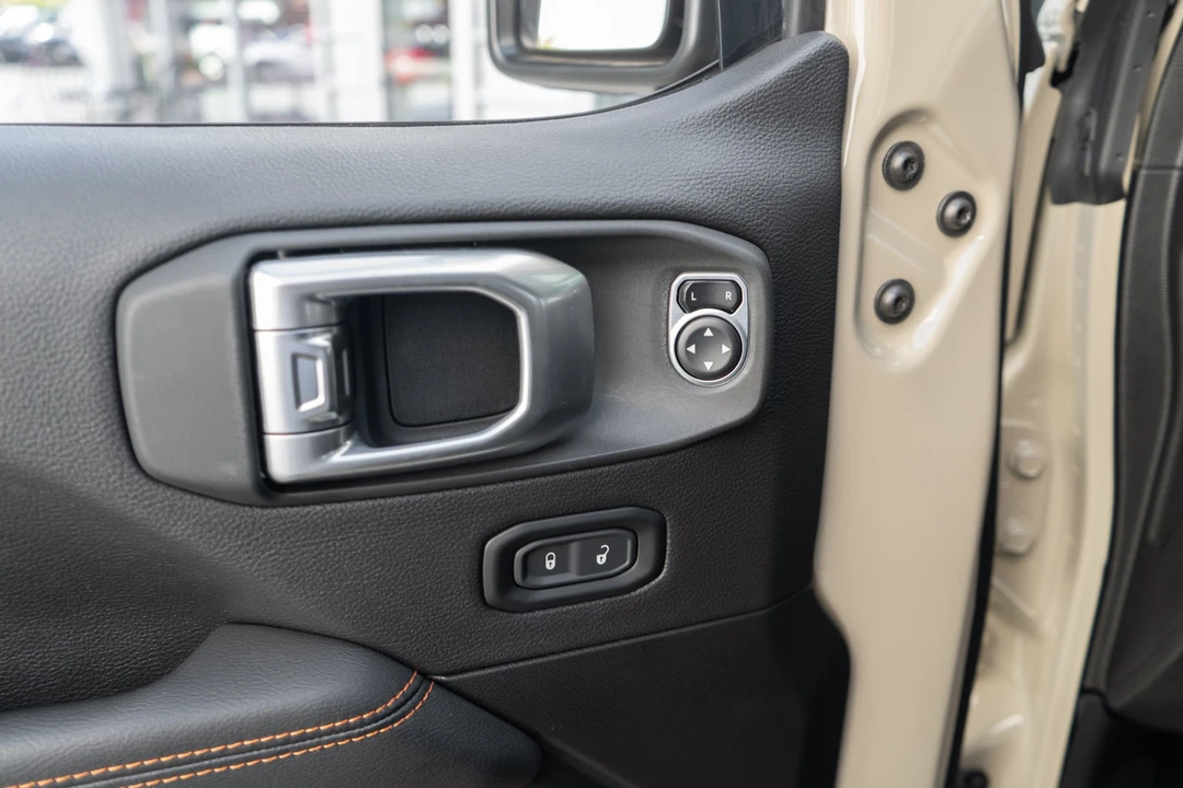 2020 Jeep JT Gladiator - Image 10 of 31