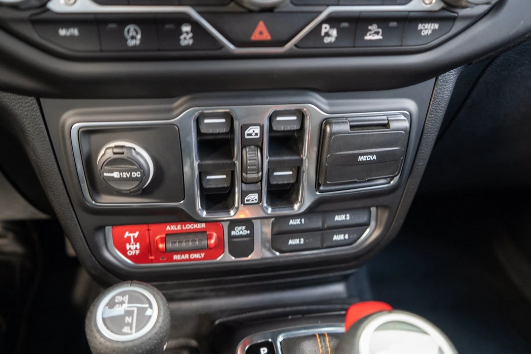 2020 Jeep JT Gladiator - Image 17 of 31