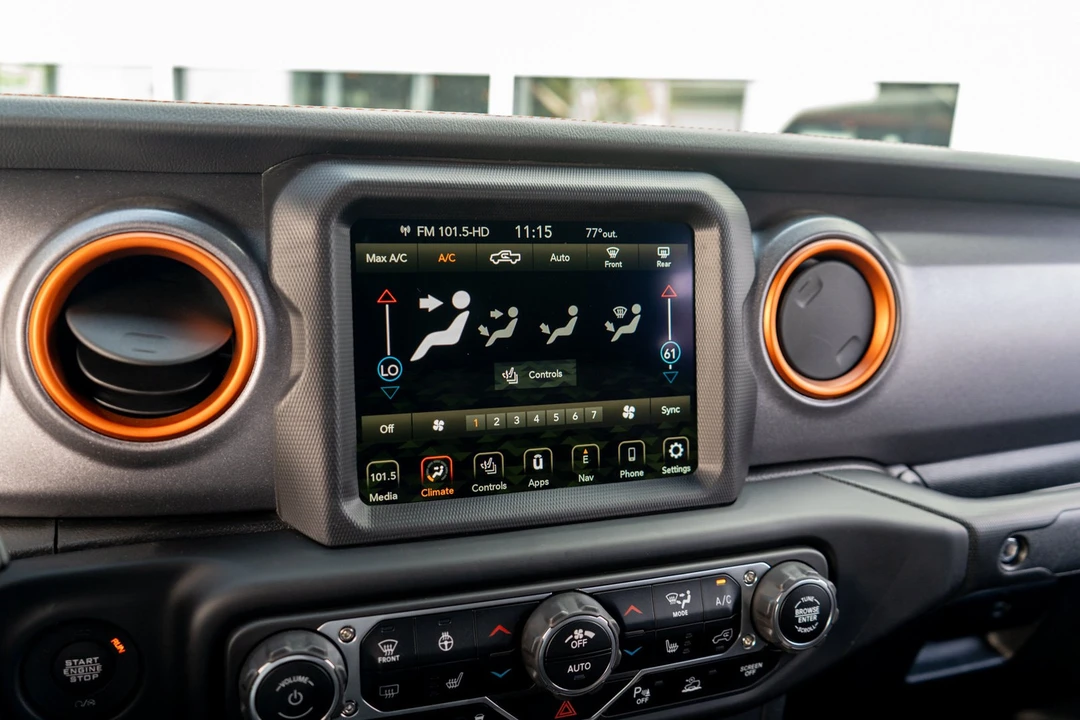 2020 Jeep JT Gladiator - Image 15 of 31