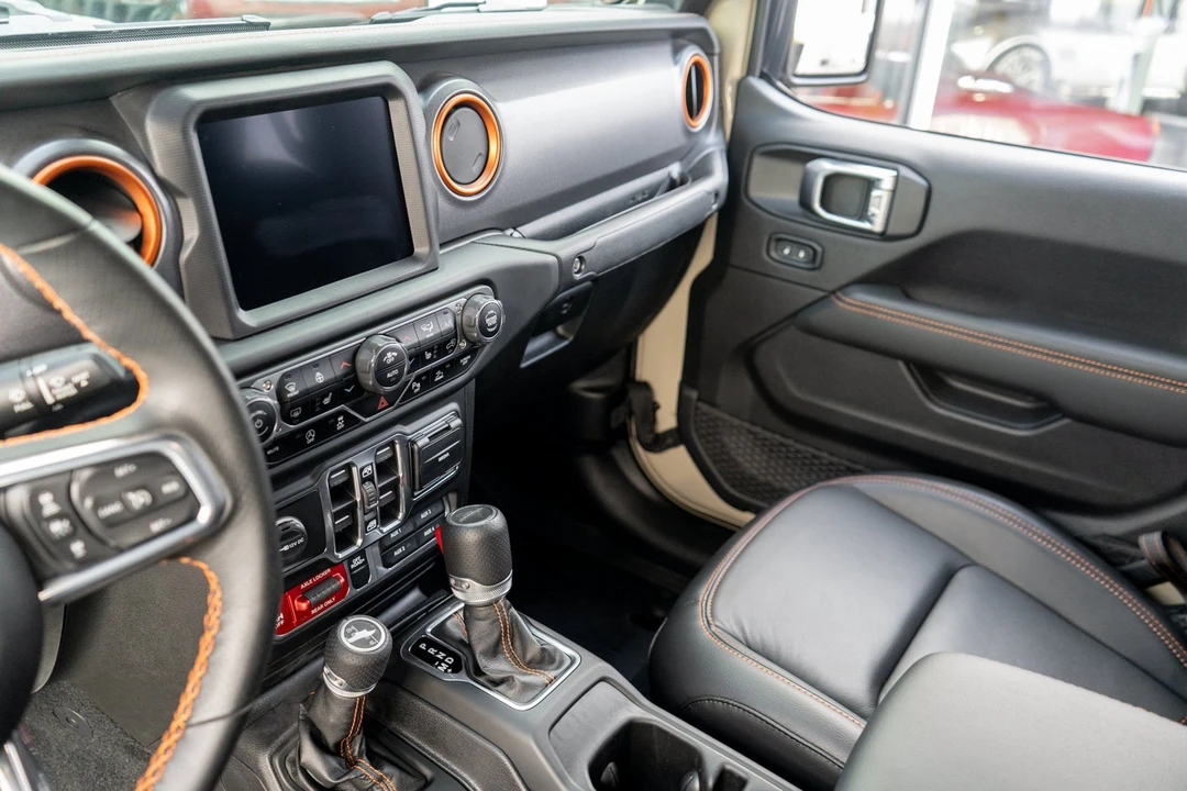 2020 Jeep JT Gladiator - Image 14 of 31