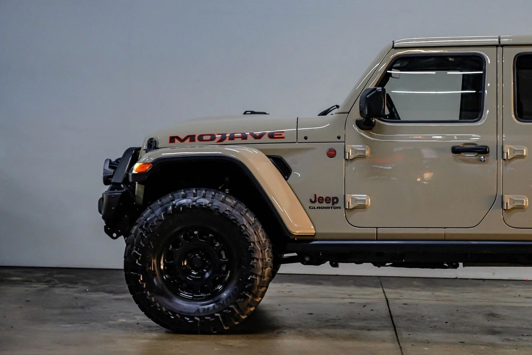 2020 Jeep JT Gladiator - Image 17 of 31