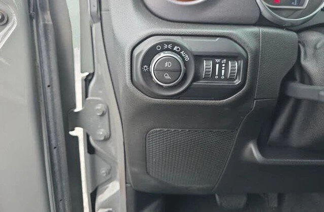 2020 Jeep JT Gladiator - Image 16 of 20