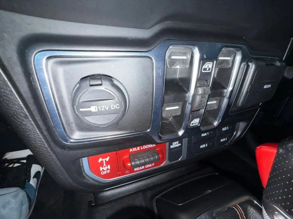 2020 Jeep JT Gladiator - Image 14 of 20