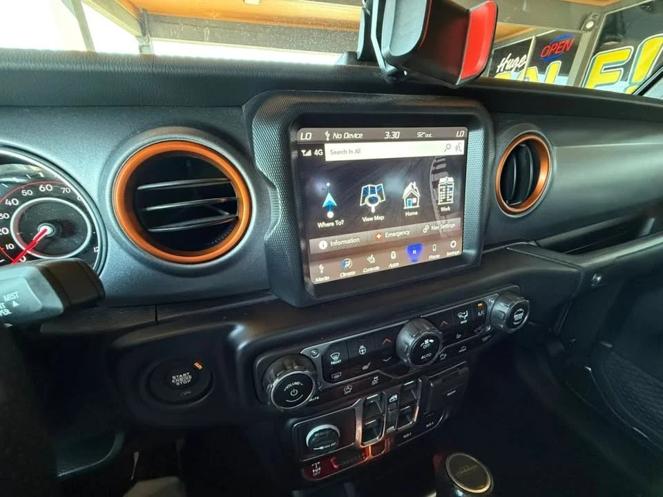 2020 Jeep JT Gladiator - Image 11 of 20