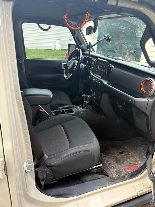 2020 Jeep JT Gladiator - Image 10 of 15