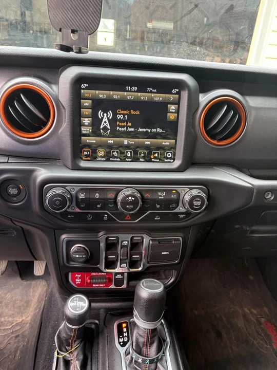 2020 Jeep JT Gladiator - Image 13 of 15