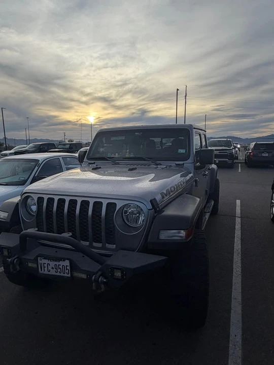 2020 Jeep JT Gladiator - Image 2 of 5