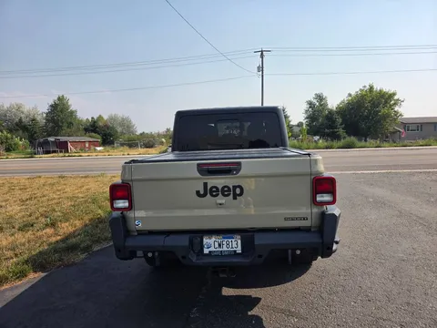 2020 Jeep Gladiator Sport