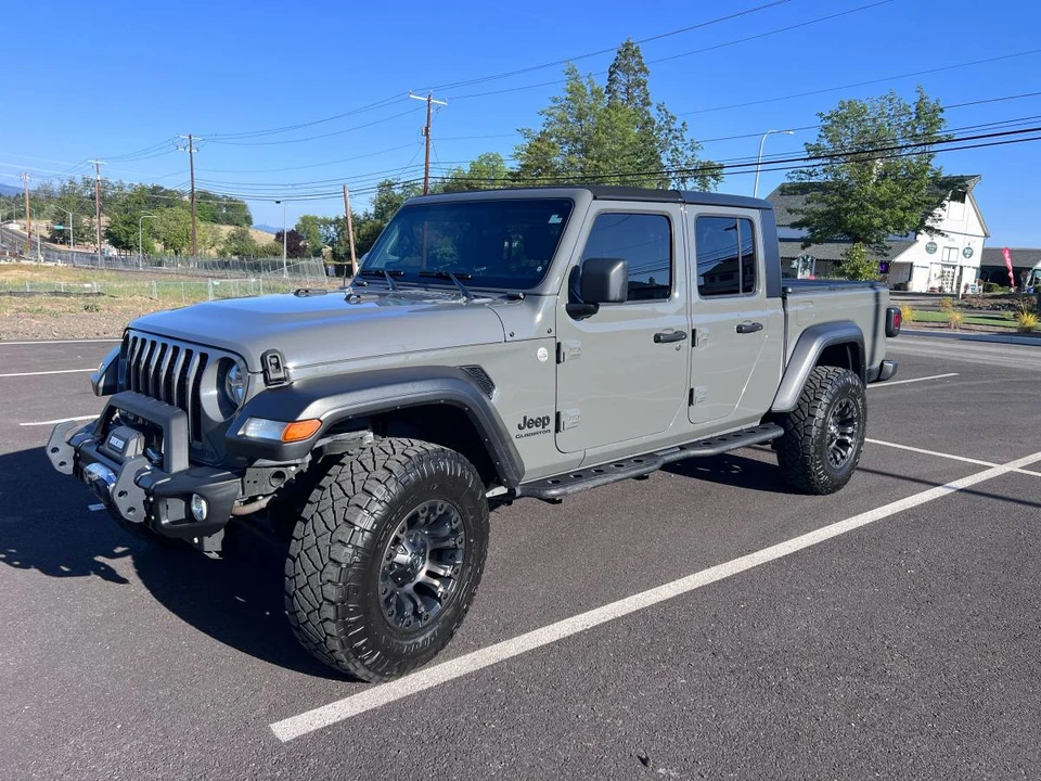 2020 Jeep JT Gladiator - Image 2 of 16