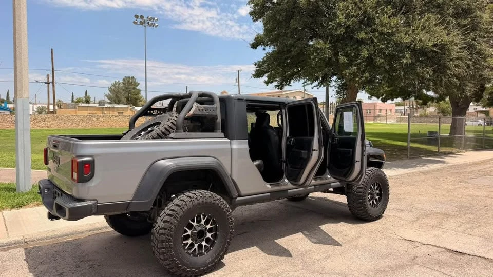 2020 Jeep JT Gladiator - Image 9 of 11