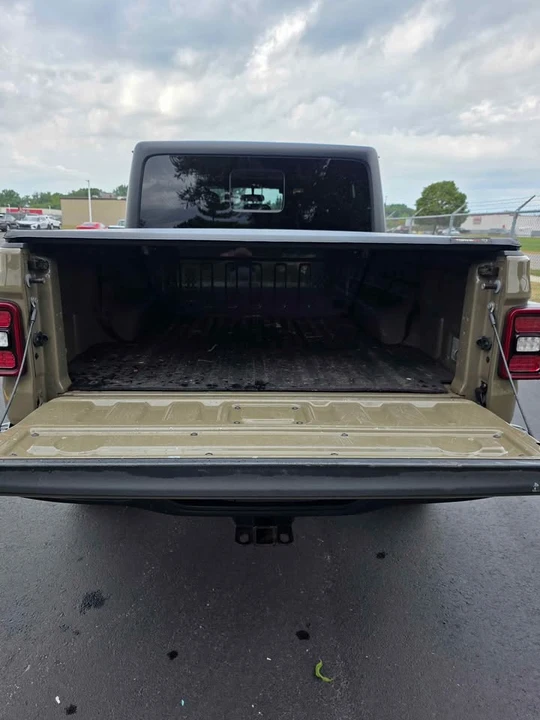 2020 Jeep JT Gladiator - Image 18 of 19