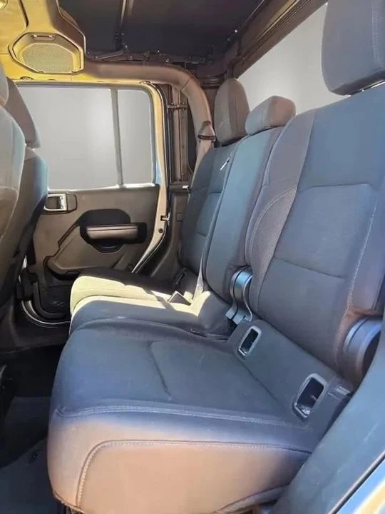 2020 Jeep JT Gladiator - Image 18 of 20