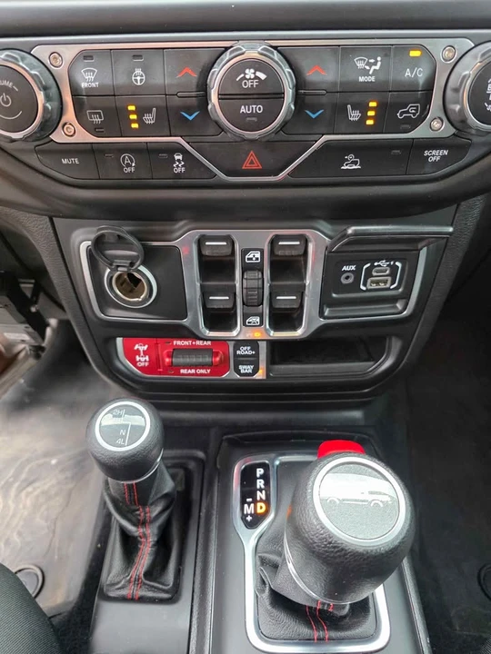2020 Jeep JT Gladiator - Image 14 of 19