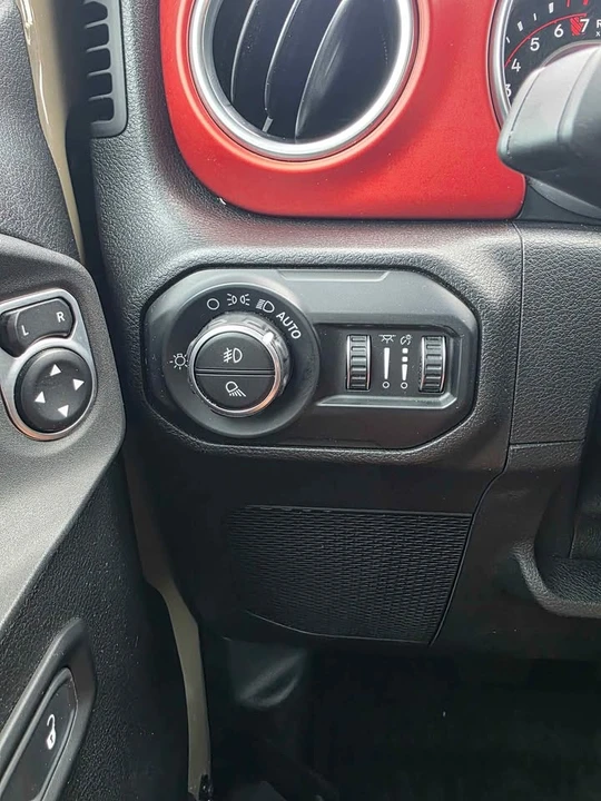 2020 Jeep JT Gladiator - Image 12 of 19