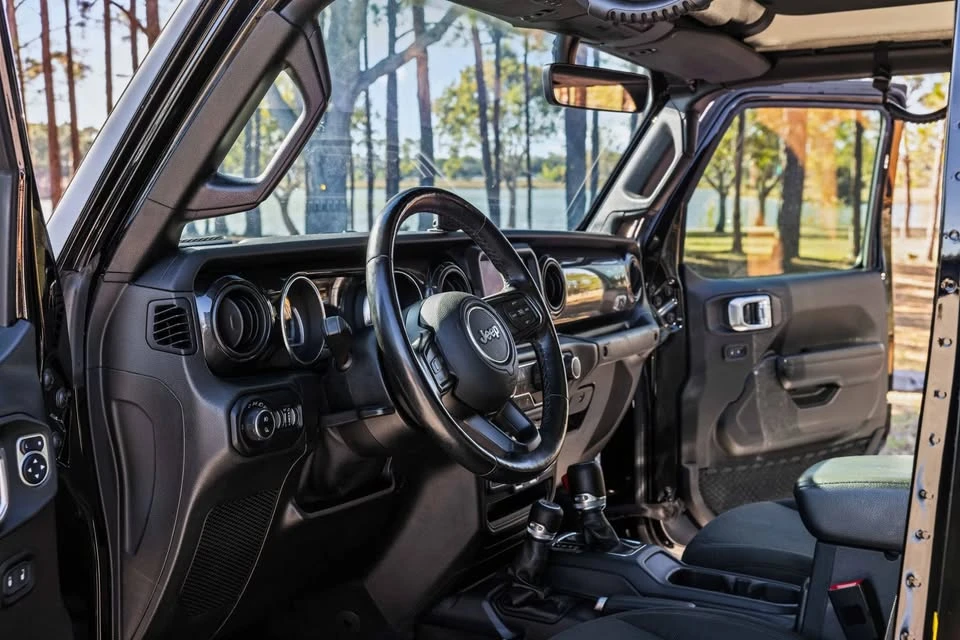 2020 Jeep JT Gladiator - Image 13 of 20