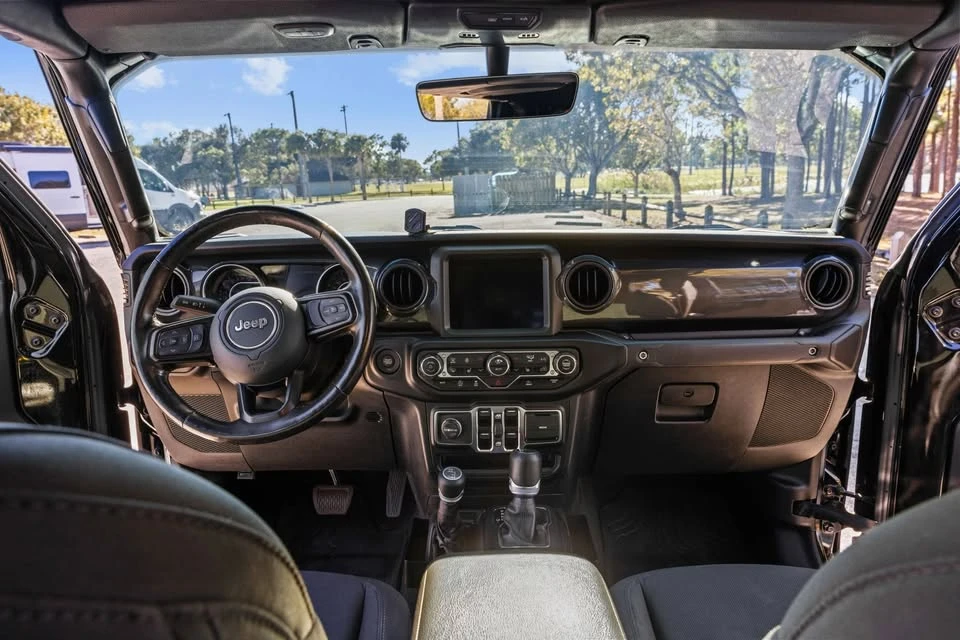 2020 Jeep JT Gladiator - Image 14 of 20