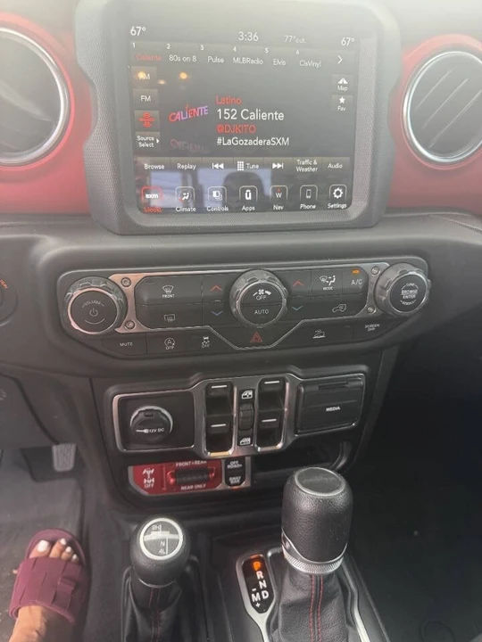 2020 Jeep JT Gladiator - Image 14 of 20