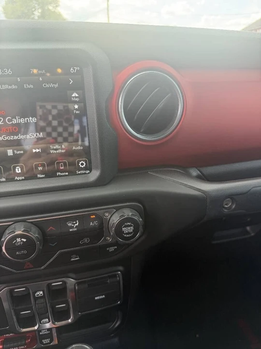 2020 Jeep JT Gladiator - Image 16 of 20