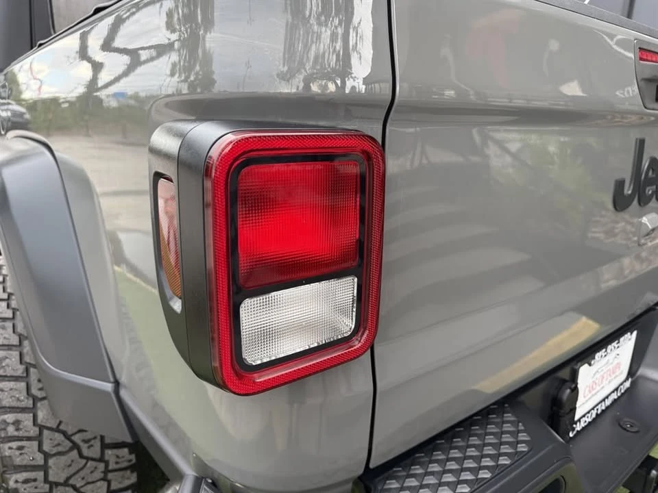 2020 Jeep JT Gladiator - Image 13 of 20