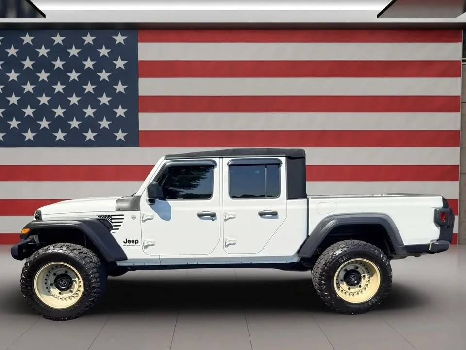 2020 Jeep JT Gladiator - Image 2 of 17