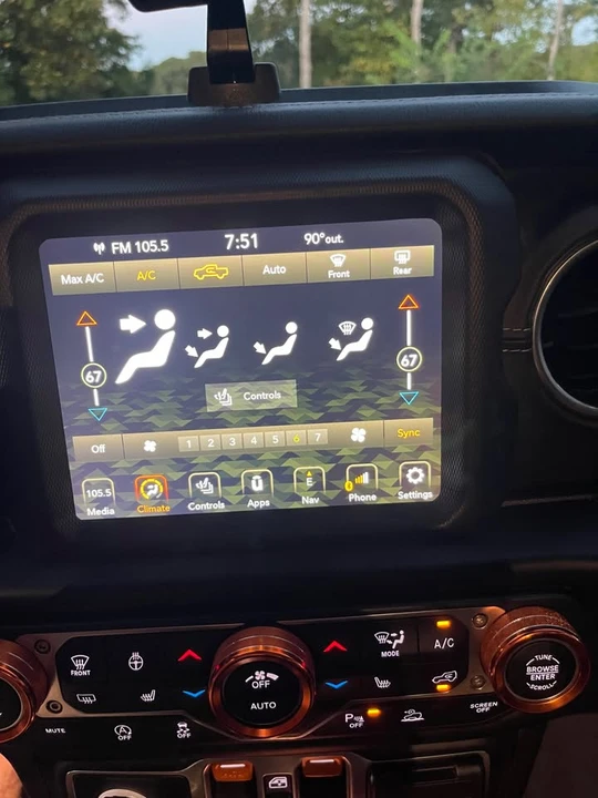 2020 Jeep JT Gladiator - Image 12 of 20