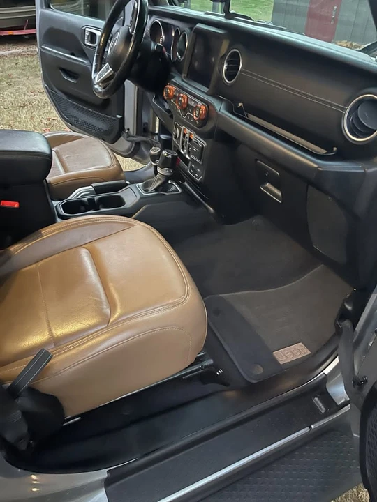 2020 Jeep JT Gladiator - Image 15 of 20