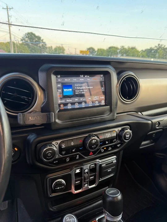 2020 Jeep JT Gladiator - Image 17 of 20